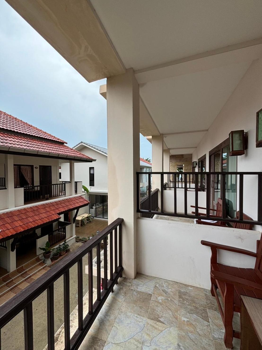 Rin Bay View Resort Haad Rin Bagian luar foto